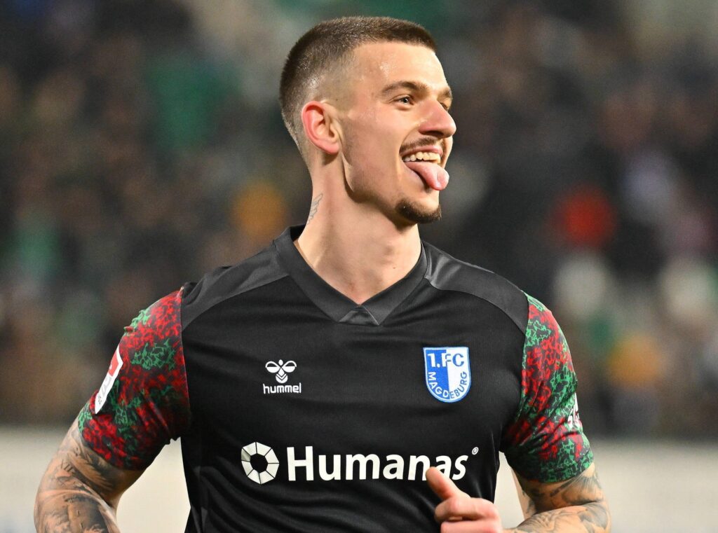 Mateusz Żukowski strzela gola w meczu 2. Bundesligi