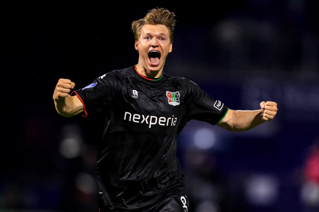 Perr Schuurs świętujący gola w barwach NEC Nijmegen