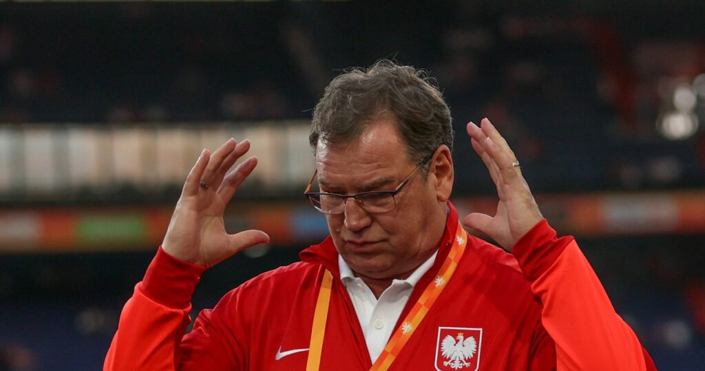 Jan Ziółkowski w koszulce reprezentacji Polski podczas meczu piłkarskiego