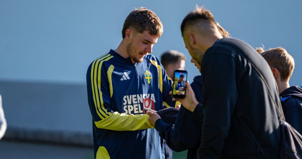 Patrik Walemark podczas meczu piłkarskiego