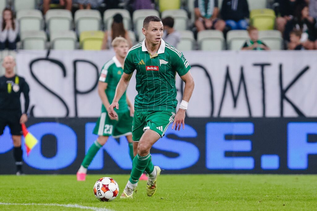 Iwan Żelizko w barwach Lechii Gdańsk na boisku