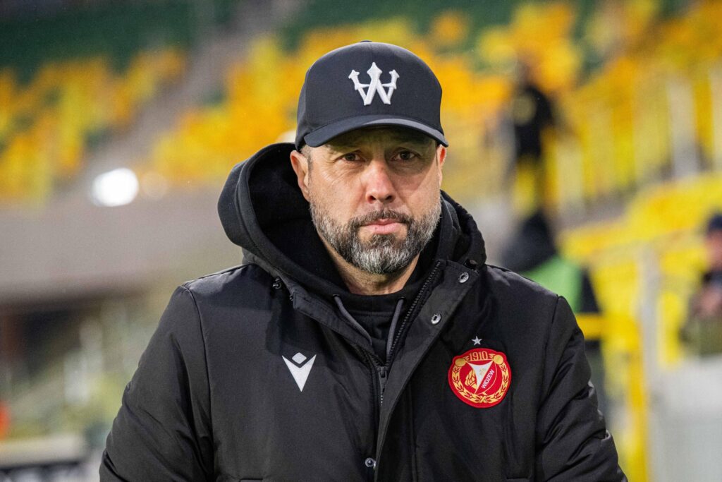 Igor Jovićević podczas treningu piłkarskiego