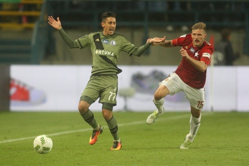 Piłkarze Legii Warszawa świętujący awans w europejskich pucharach