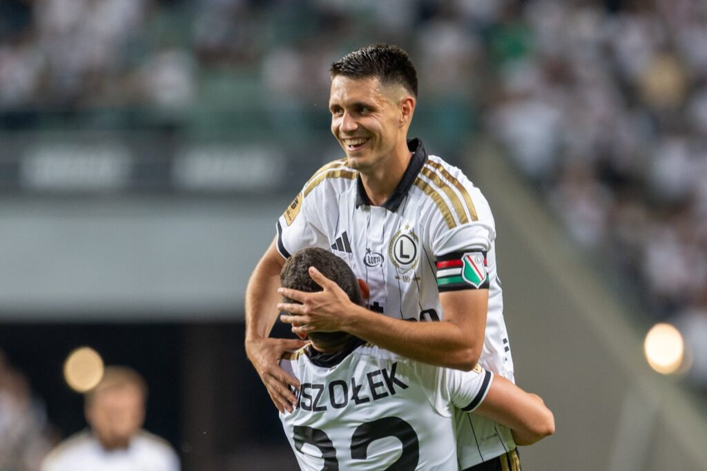 Piłkarze Górnika Zabrze i Legii Warszawa na boisku