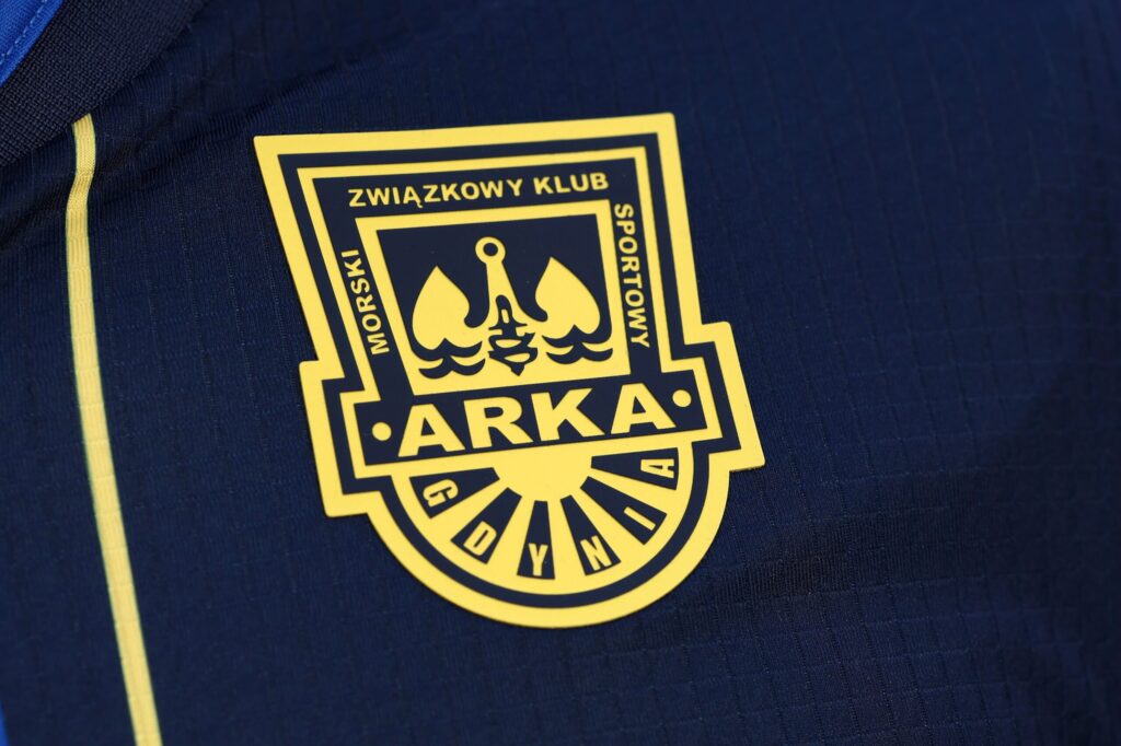 Piłkarze Arki Gdynia i IFK Goeteborg podczas meczu piłkarskiego