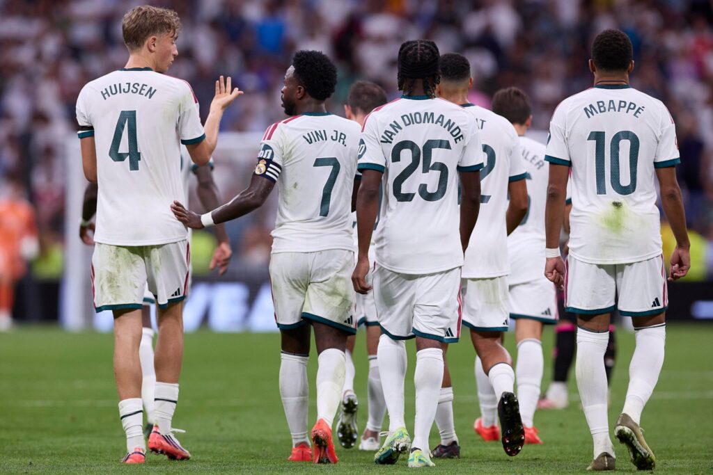 Piłkarze Realu Betis i Realu Madryt podczas meczu La Liga