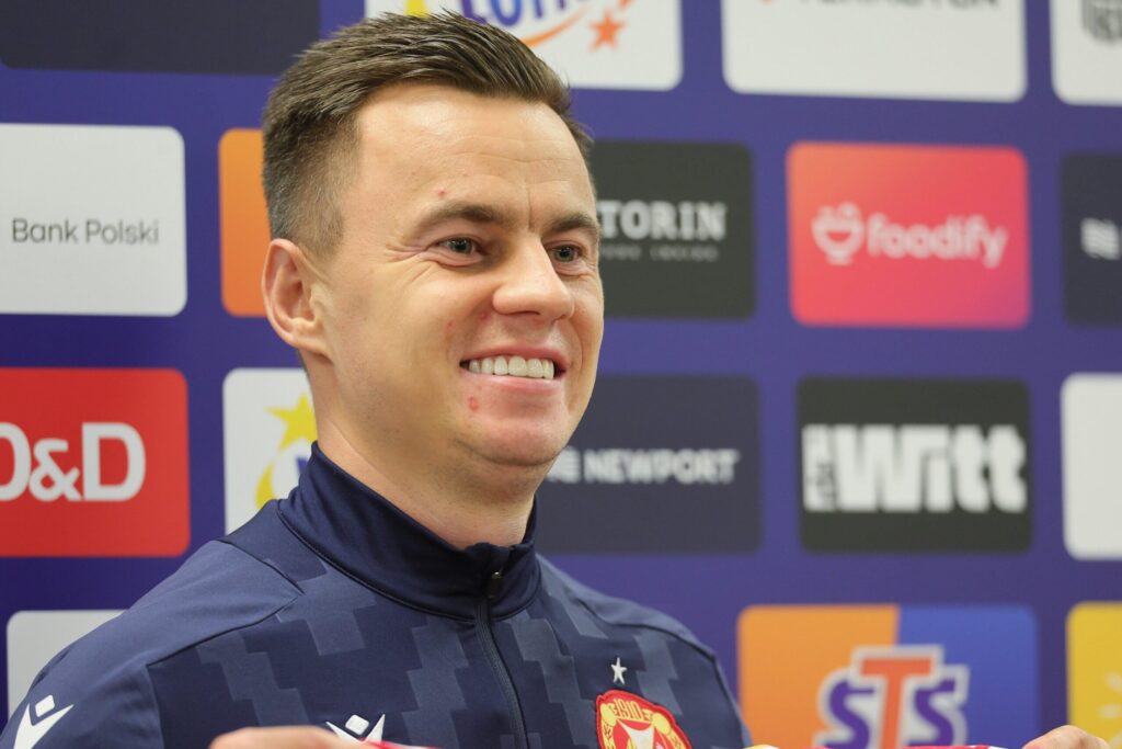 Piłkarz Widzewa Łódź podczas treningu