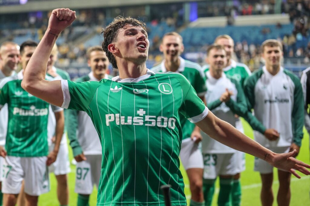 Jakub Żewłakow w barwach Legii Warszawa
