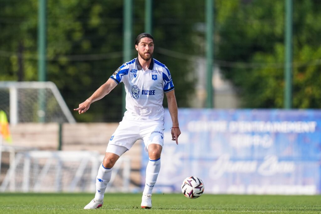 Francisco Sierralta w koszulce Piasta Gliwice