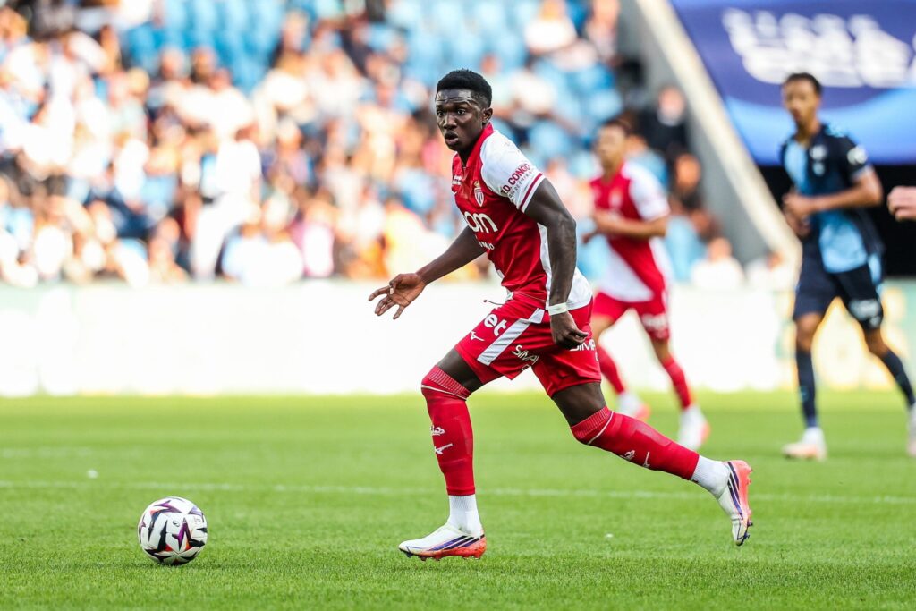 Lamine Camara w barwach AS Monaco podczas meczu piłkarskiego