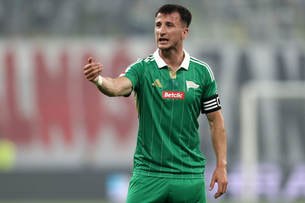 Rifet Kapić w barwach Lechii Gdańsk podczas meczu