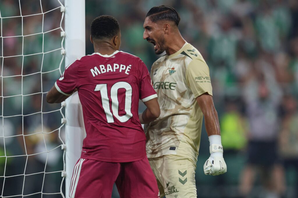 Piłkarze Realu Madryt podczas meczu z Realem Betis
