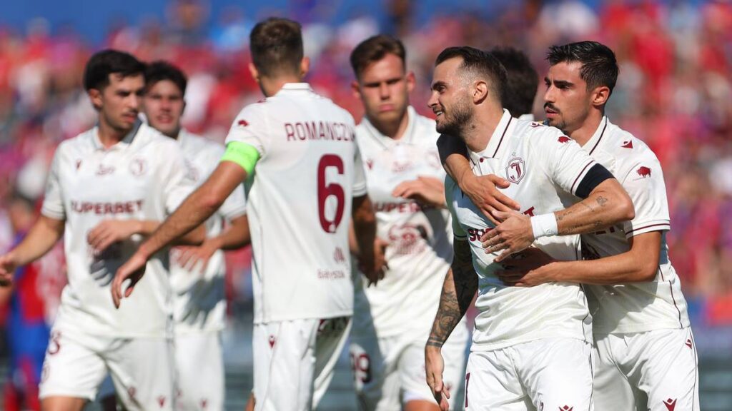 Piłkarze Jagiellonii Białystok i Olympiakosu Pireus podczas meczu