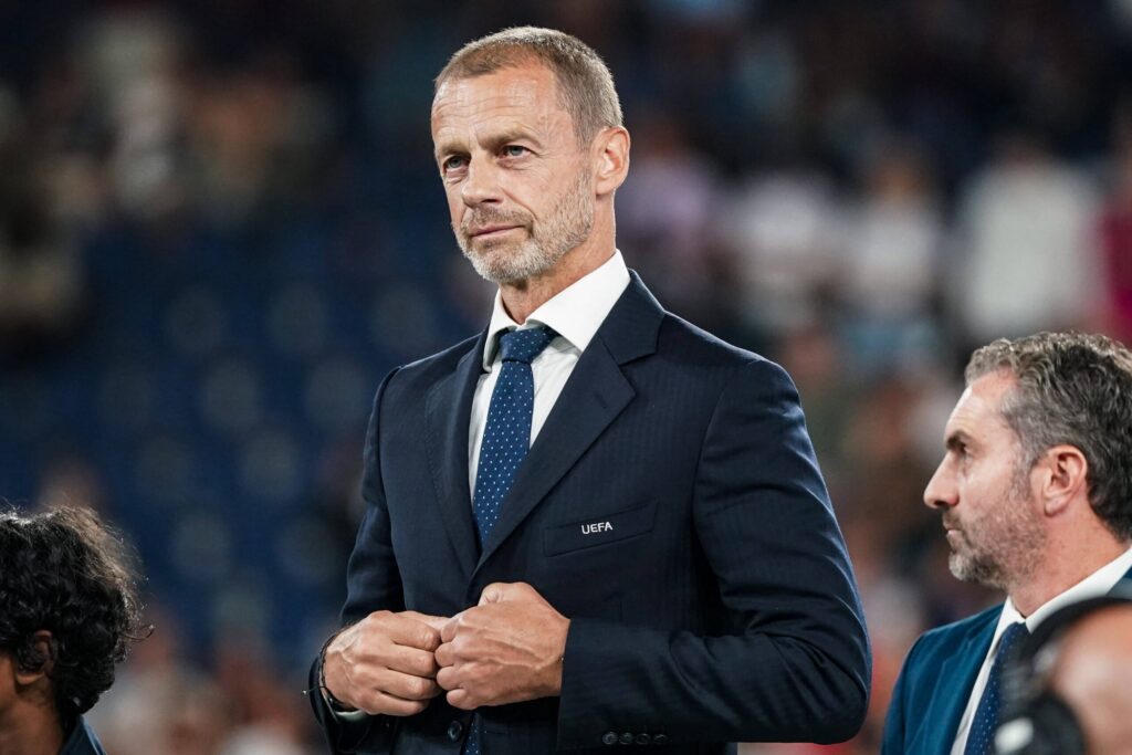 Aleksander Ceferin podczas przemówienia na zgromadzeniu Europejskich Klubów Piłkarskich