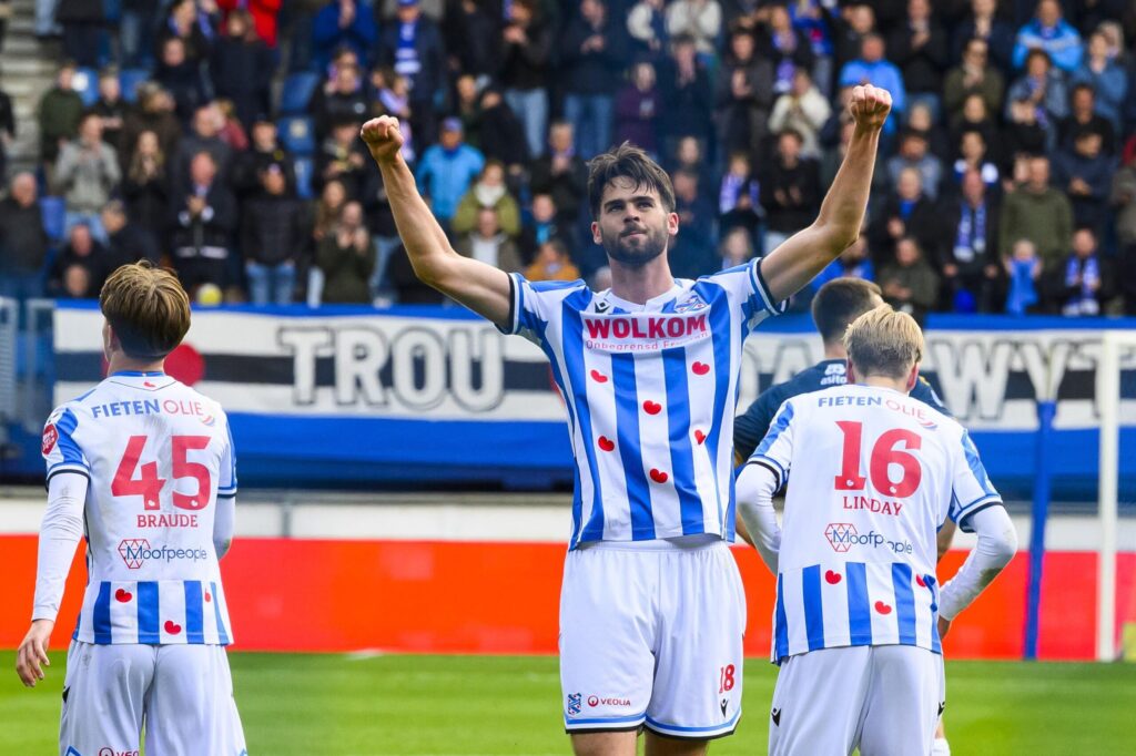 Lasse Nordas w barwach Cracovii podczas meczu Ekstraklasy