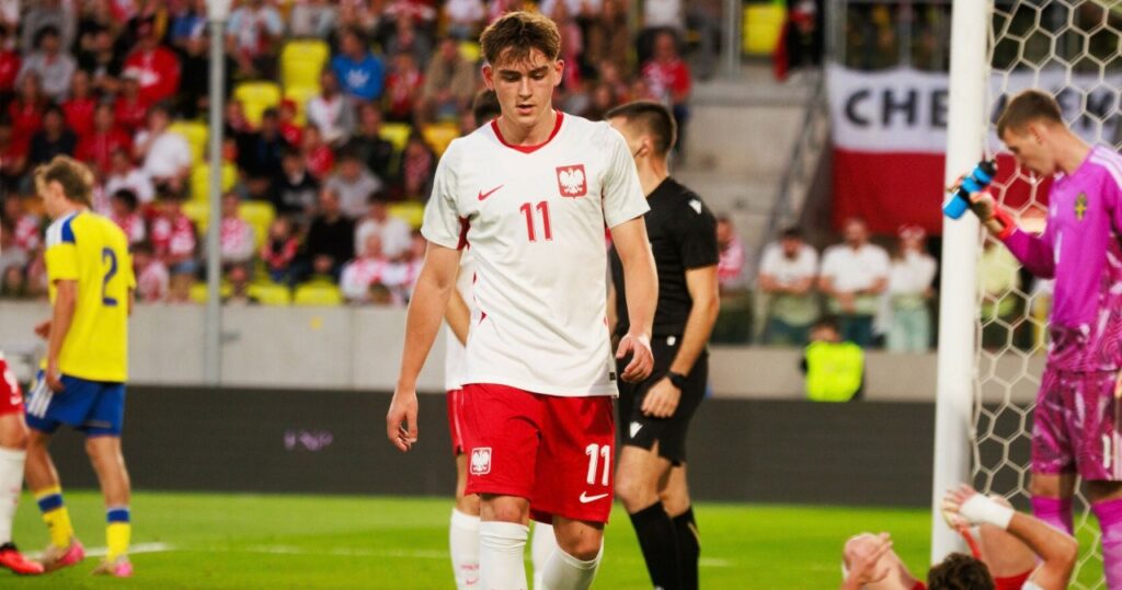 Bartosz Mazurek w akcji podczas meczu reprezentacji Polski U21
