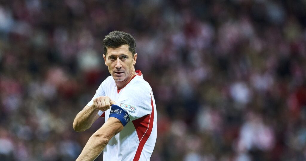 Mateusz Żukowski w koszulce reprezentacji Polski