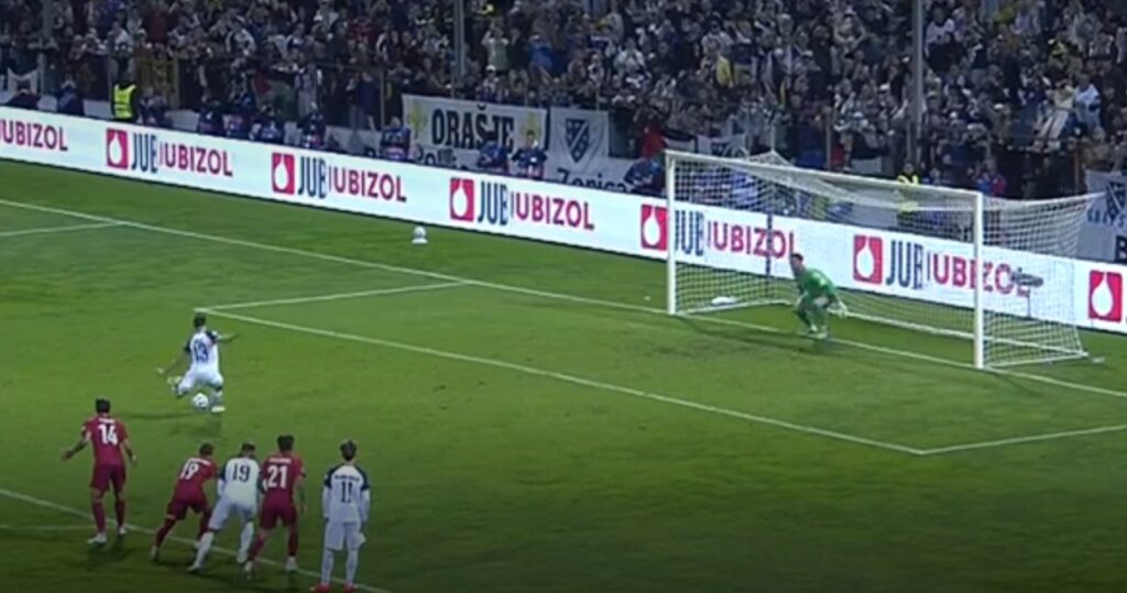 Piłkarze reprezentacji Polski i Bośni podczas meczu Ligi Narodów UEFA