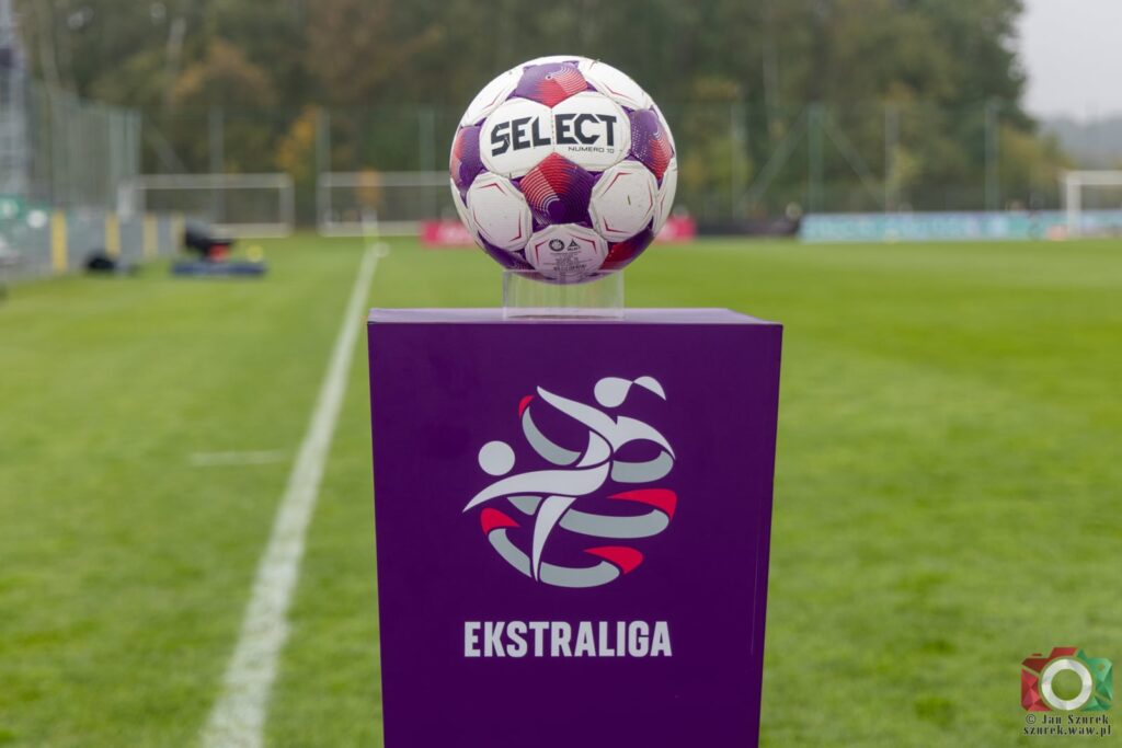 Mecz piłki nożnej kobiet Legia Ladies kontra KS Uniwersytet Jagielloński