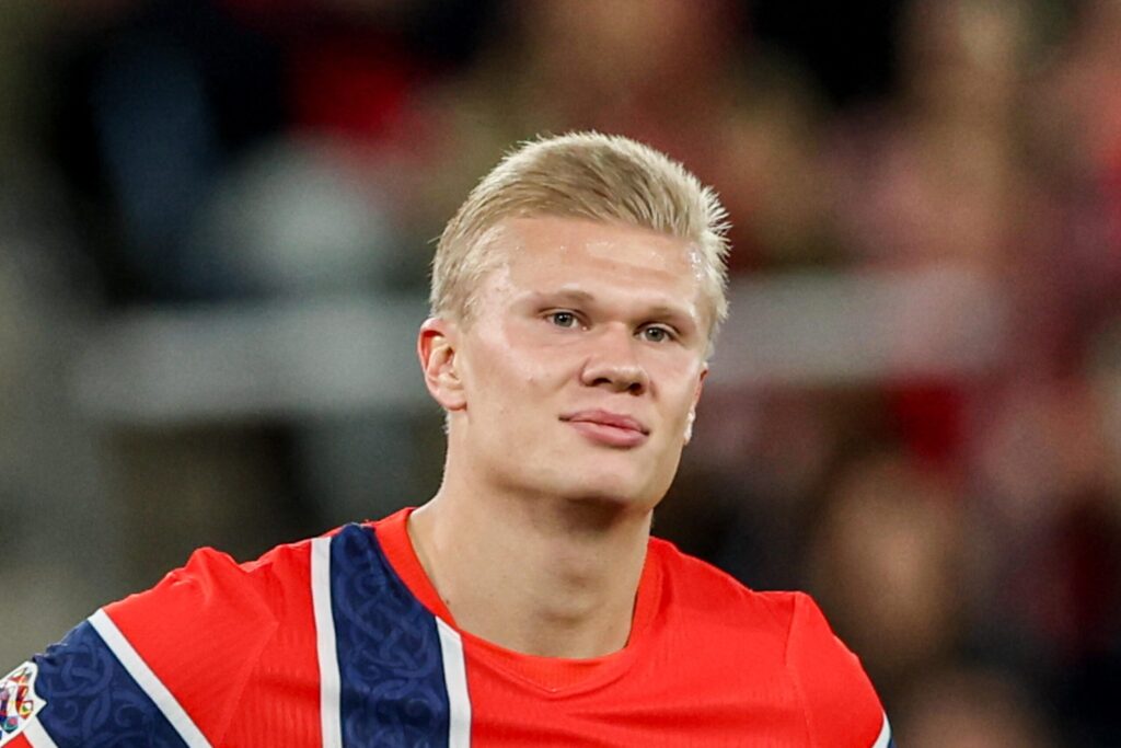 Piłkarze reprezentacji Norwegii i Walii podczas meczu Ligi Narodów UEFA
