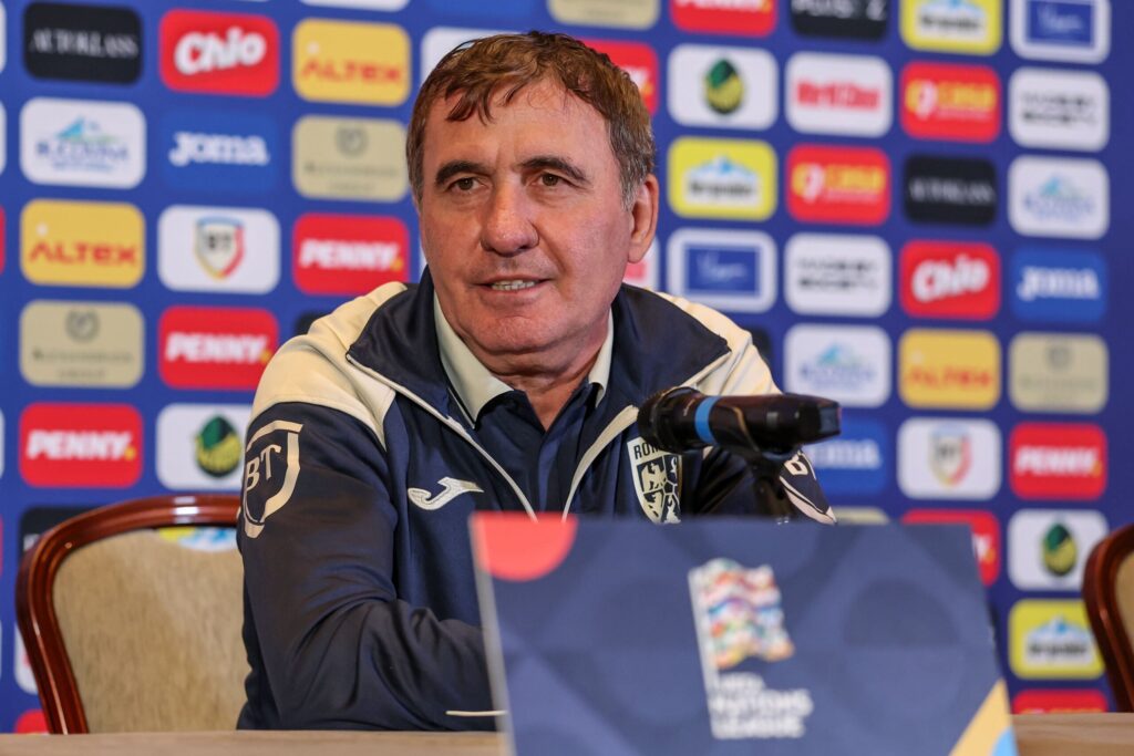Gheorghe Hagi i Robert Lewandowski na konferencji prasowej