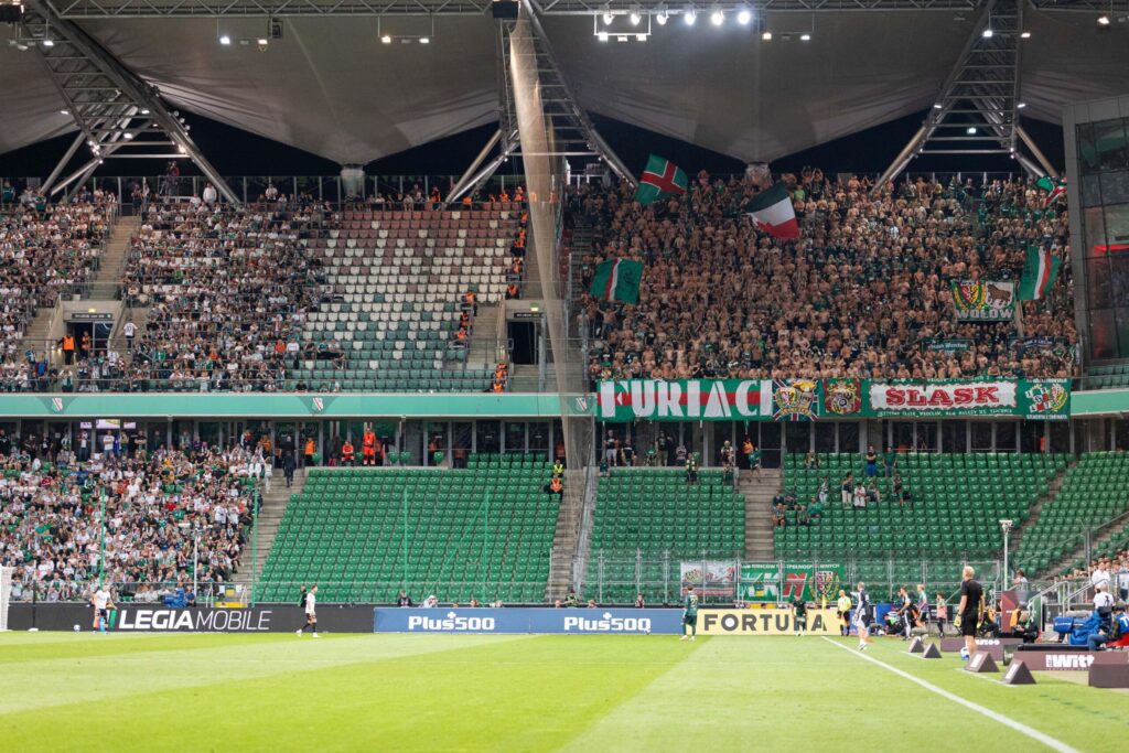 Stadion Legii Warszawa z zewnątrz
