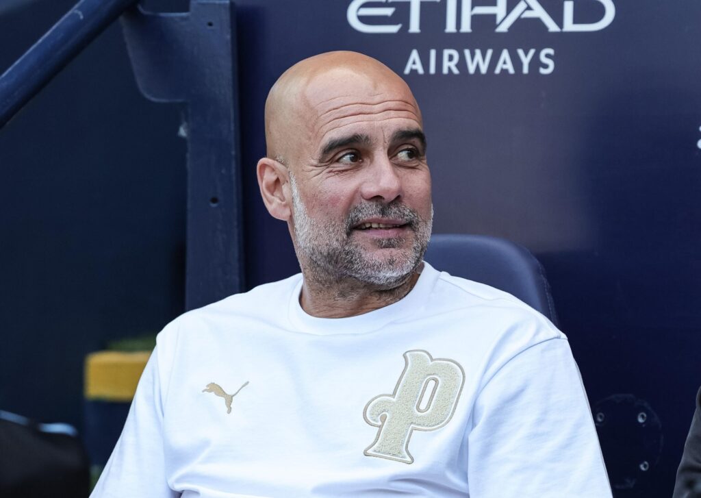 Pep Guardiola na trybunach Etihad Stadium podczas meczu Ligi Mistrzów