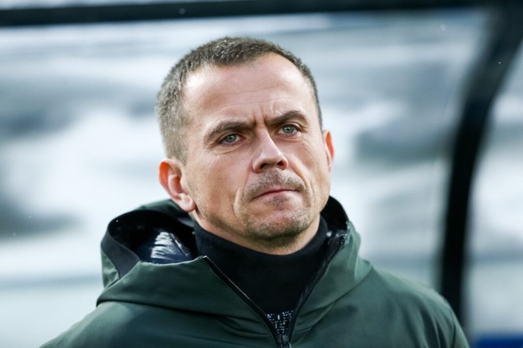 Maciej Kędziorek podczas meczu piłkarskiego