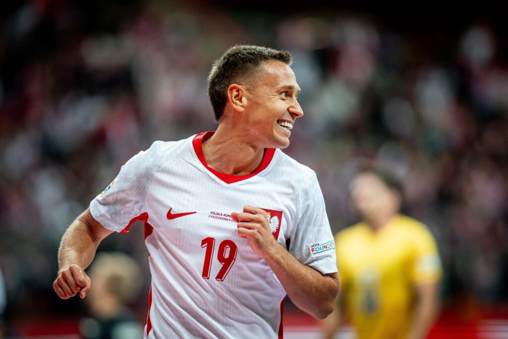 Przemysław Frankowski w akcji podczas meczu reprezentacji Polski